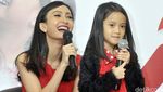 Like Mother Like Daughter! Artika Sari Devi dan Putrinya