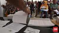 Sekitar seratuan warga Bukit Duri siap pindah ke Rusun Rawa Bebek sebagai kopensasi akan digusurnya rumah mereka untuk normalisasi aliran Sungai Ciliwung. CNN Indonesia/Adhi Wicaksono.