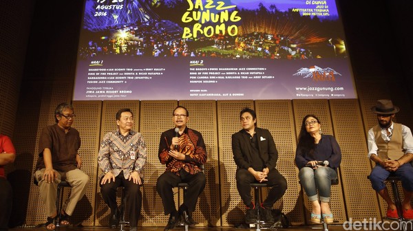Persiapan Para Musisi untuk Jazz Gunung