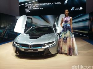 Beli BMW i8 Bisa Ngecas Sendiri di Rumah