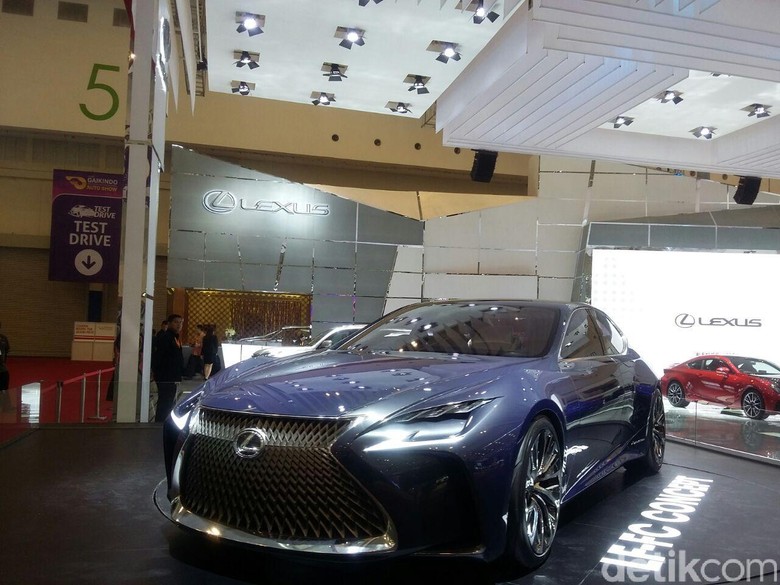 Konsep Lexus LF-FC di GIIAS 2016 (Foto: Niken Purnamasari) Konsep Lexus LF-FC di GIIAS 2016 (Foto: Niken Purnamasari)