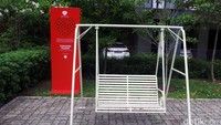 Taman ini berbentuk persegi memanjang, panjangnya sendiri mencapai 500 meter lebih. Ada fasilitas seperti alat-alat fitness untuk publik, maupun tempat untuk duduk-duduk (Wahyu/detikTravel)