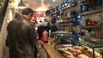 Mengintip Isi Restoran 24 Jam di London