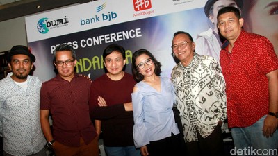 Persembahan Glenn Fredly untuk Ruth Sahanaya