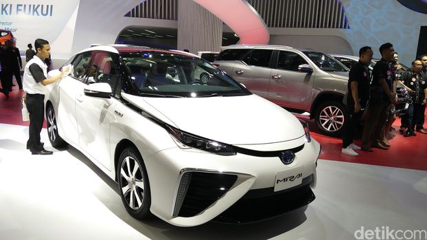 Mobil hidrogen Mirai 