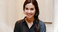Meski sibuk mengurus putrinya, Jizzy Pearl Bastian, Marsha tentu tetap memperhatikan penampilannya. Pool/Hanif Hawari/detikFoto.