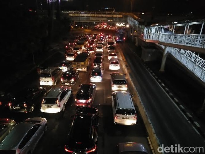 Usai Hujan, Sejumlah Ruas Jalan di Jakarta Padat
