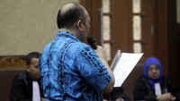 Menurut Andri, jika uang Rp 500 juta di ATM-nya dirampas, maka hal itu dianggap akan sangat memberatkan. Apalagi ia juga diminta membayar denda Rp 500 juta.