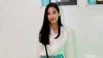 Hot Photo Highlight: Cathy Sharon, Marsha Timothy hingga Tya Arifin
