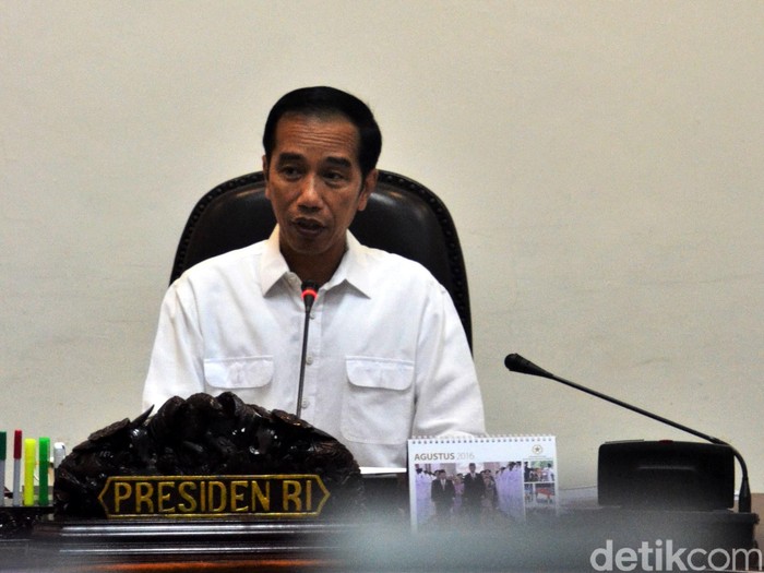 Gelar Rapat di Istana, Jokowi Bahas Polemik Penghentian UN