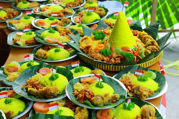 nasi tumpeng nasi tumpeng