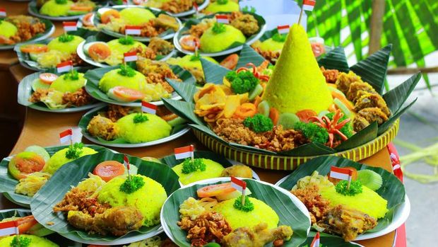 nasi tumpeng