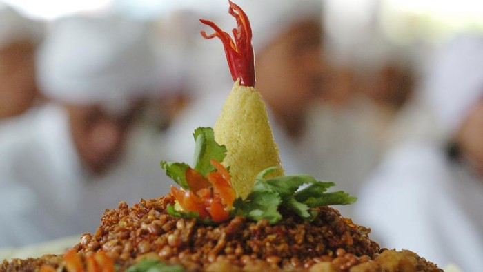 nasi tumpeng