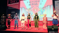 Jagoan lokal bersama superhero lainnya.