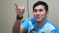Vino juga kedapatan untuk mengucapkan dialog umpatan khas dari Kasino yang bisa disaksikan di live facebook detikcom.