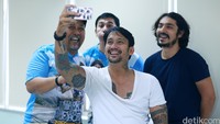 Para bintang Warkop DKI Reborn saat berkunjung ke kantor detikcom di kawasan Warung Buncit, Jakarta Selatan pada Jumat (12/8/2016).