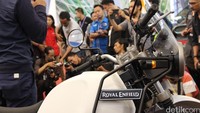 Didukung dengan mesin overhead camshaft (OVC) yang membentuk dasat untuk langkah panjang (long stroke) LS 410 yang baru.