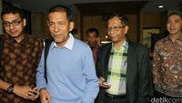 Kementerian Hukum dan HAM kembali menjadi sorotan tentang wacana revisi Peraturan Pemerintah (PP) nomor 99 tahun 2012 tentang Syarat dan Tata Cara Pelaksanaan Hak Warga Binaan Pemasyarakatan. Sejumlah pihak pun bersuara apabila revisi PP itu malah akan mempermudah narapidana dengan kejahatan luar biasa mendapatkan remisi.