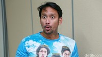 Ada beberapa tantangan yang diminta oleh detikers (sebutan pembaca detikcom) salah satunya Tora berakting layaknya Kasino.