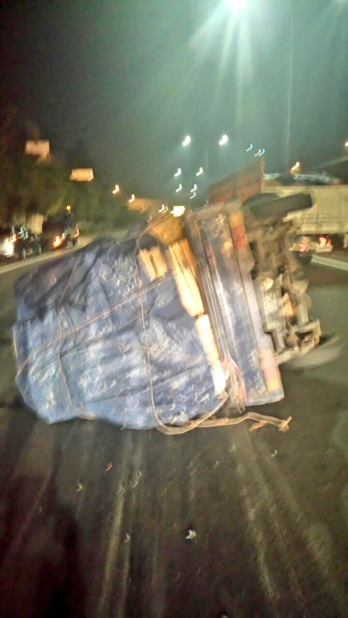 Sejumlah Kendaraan di Jakarta Terlibat Kecelakaan Dini Hari Ini