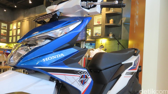 Honda meluncurkan BeAT di Central Park Jakarta