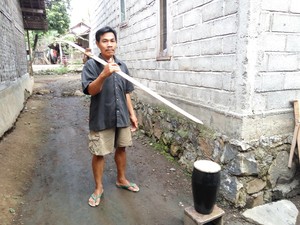 Kisah Ardi Pembuat Kiling Tradisional di Banyuwangi