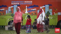 Festival Lebaran Betawi yang rutin diadakan setelah Idul Fitri ini menampilkan berbagai macam kesenian dan kuliner Khas Betawi.