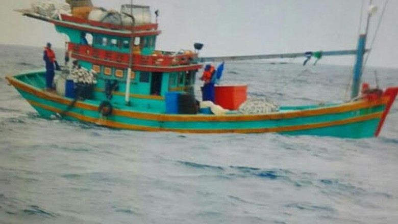 Ilegal Fishing, Kapal Vietnam Ditangkap di Perairan Anambas Ilegal Fishing, Kapal Vietnam Ditangkap di Perairan Anambas