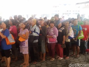 Ribuan Warga Yogya Serbu Sembako Murah dalam Rangka HUT RI