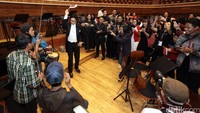 Penonton konser Addie MS yang saat itu berada di lokasi tak ketinggalan menyaksikan perform Plago.