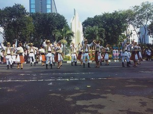 Parade Budaya Meriahkan Cross Culture Festival 2016 di Surabaya