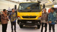 Mitsubishi juga memamerkan truk-truk terbaru mereka.