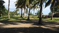 Foto: Pantai ini jaraknya sekitar 10 km dari pusat Kota Mataram. Pantai bisa dicapai dengan mobil atau motor (Ahmad Masaul/detikTravel)