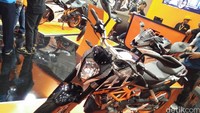 KTM Duke 250. Motor-motor ini nantinya akan diproduksi di pabrik KTM yang berada di Greik. Saat ini pabrik masih dibangun. Foto: Rangga Rahadiansyah