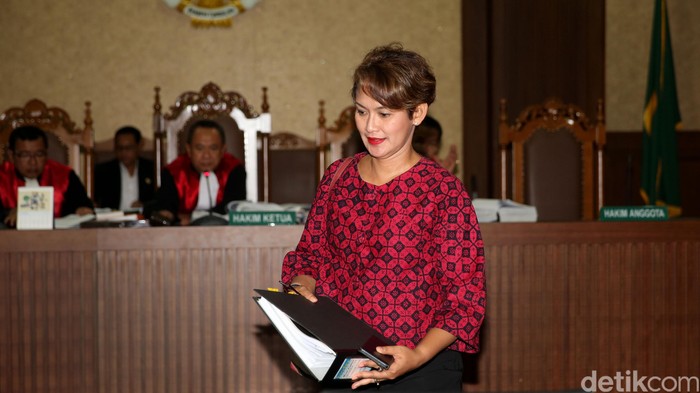 Pengacara Jessica Wongso ke Saksi Ahli: Anda Pernah Meneliti Orang Minum Kopi?