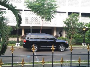 Ahok Tiba-tiba Merapat ke Istana Lewat Pintu Samping
