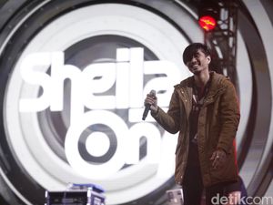 Lirik dan Chord Buat Aku Tersenyum oleh Sheila on 7