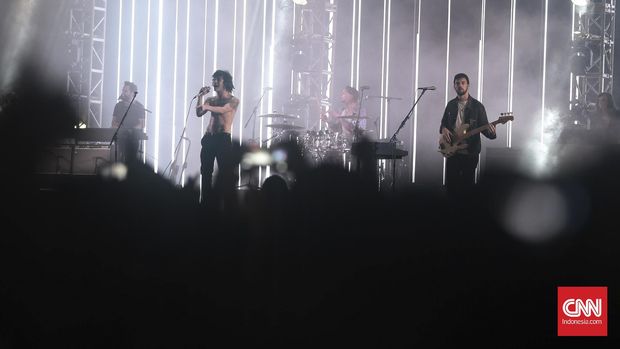 The 1975 Gandeng Aktivis Iklim Remaja di Album Baru