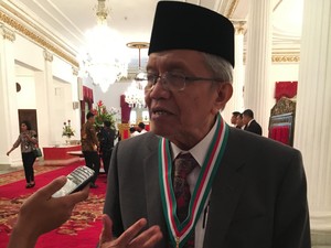 Dapat Tanda Kehormatan dari Jokowi, Taufik Ismail: Saya Terharu Dihargai Pemerintah
