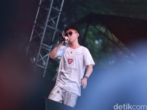 Konser Rich Brian di AS Sold Out!
