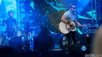Sebagai penutup, David Cs itu memberikan suguhan merdu dalam lagu Air dan Api. Asep Syaifullah/detikHOT.