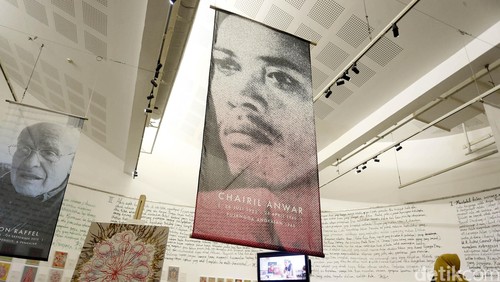 Melissa Sunjaya menggelar sebuah pameran tunggal berjudul Bio Fantasy.Pameran ini didedikasikan untuk Chairil Anwar penyair Indonesia termahsyur Angkaan 45.