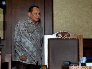 Pengacara: Biaya Renovasi Rumah Nurhadi dari Usaha Burung Walet