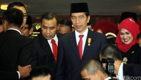 Presiden Jokowi meninggalkan Gedung DPR/MPR.
