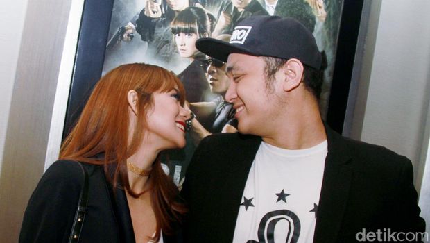 Ingin Segera Punya Anak, Gilang Dirga Libur Berdua Bareng Istri 