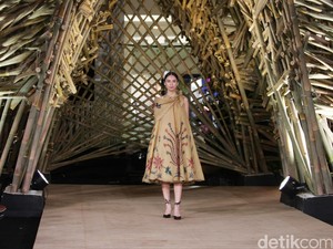 Edward Hutabarat Gelar Fashion Show di Rumah Terbuat dari 1.500 Bambu