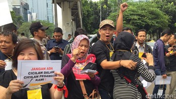 Eks karyawan BTel yang berdemo. Foto: detikINET/Adi Fida Rahman