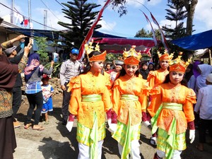 Ithuk-ithukan, Cara Warga Banyuwangi Mensyukuri Alam dan Berbagi ke Sesama