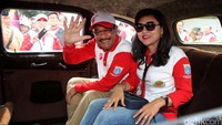 Djarot tampak didampingi sang istri, Heppy Farida.