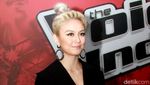 Agnez MO Kini Berambut Nude Ash Blonde, Yay or Nay?